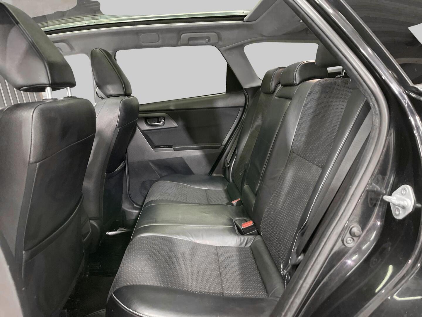 TOYOTA Auris 2014