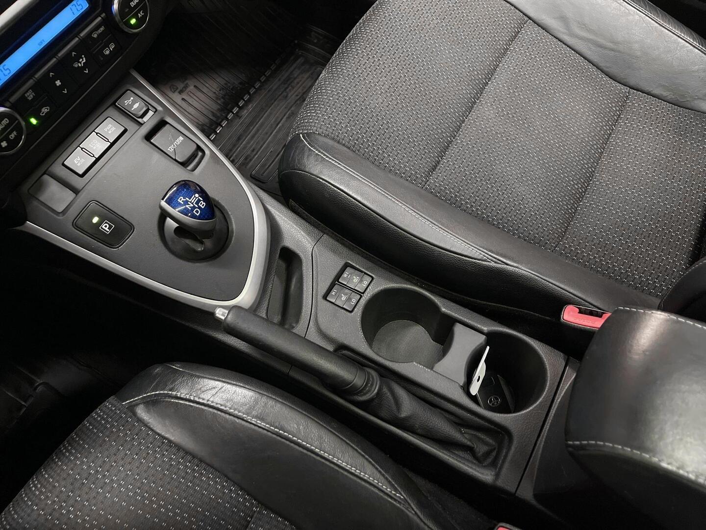 TOYOTA Auris 2014