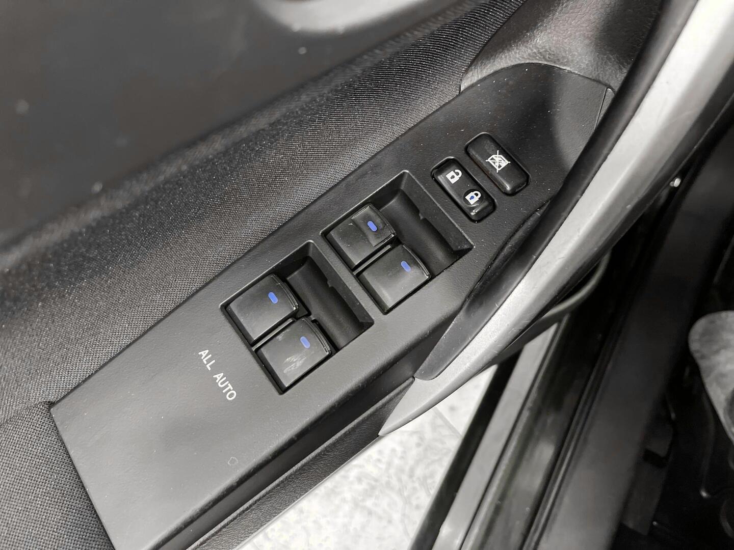 TOYOTA Auris 2014