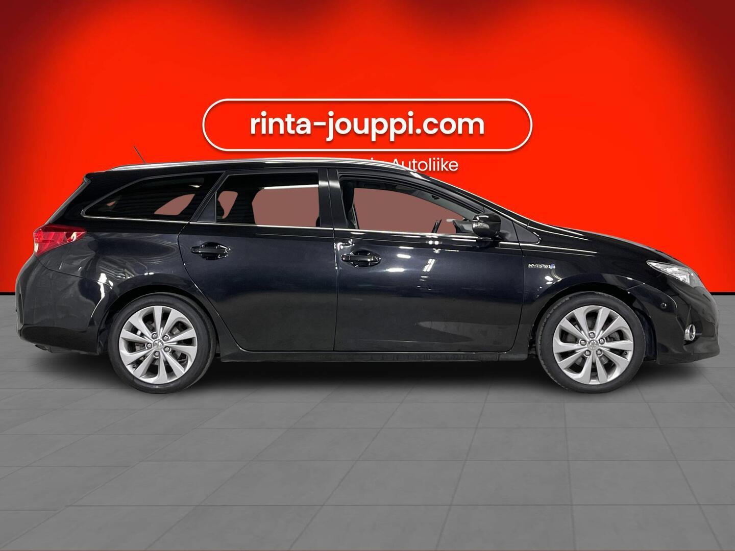 TOYOTA Auris 2014