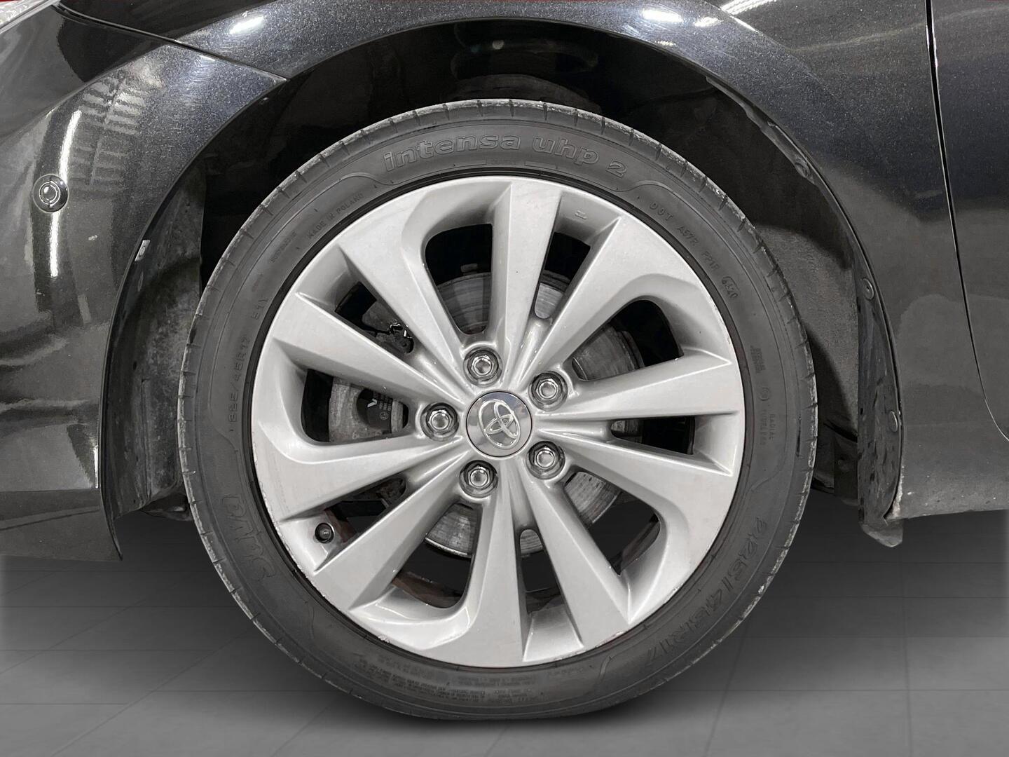 TOYOTA Auris 2014