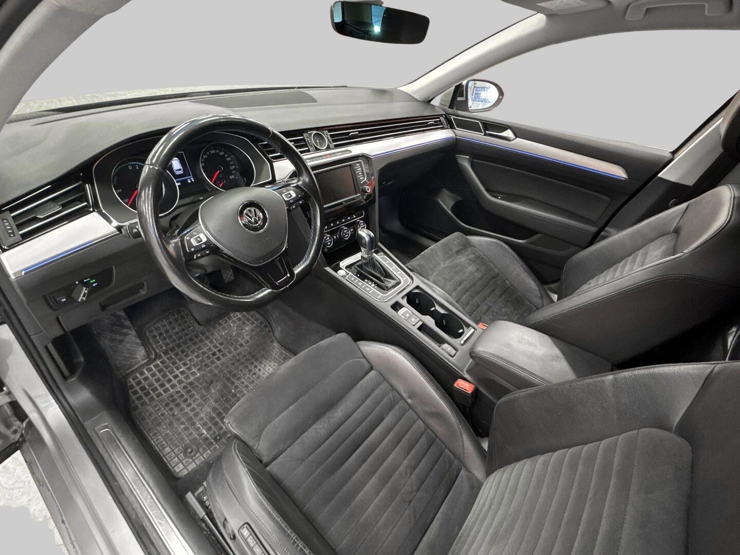 VOLKSWAGEN PASSAT 2017