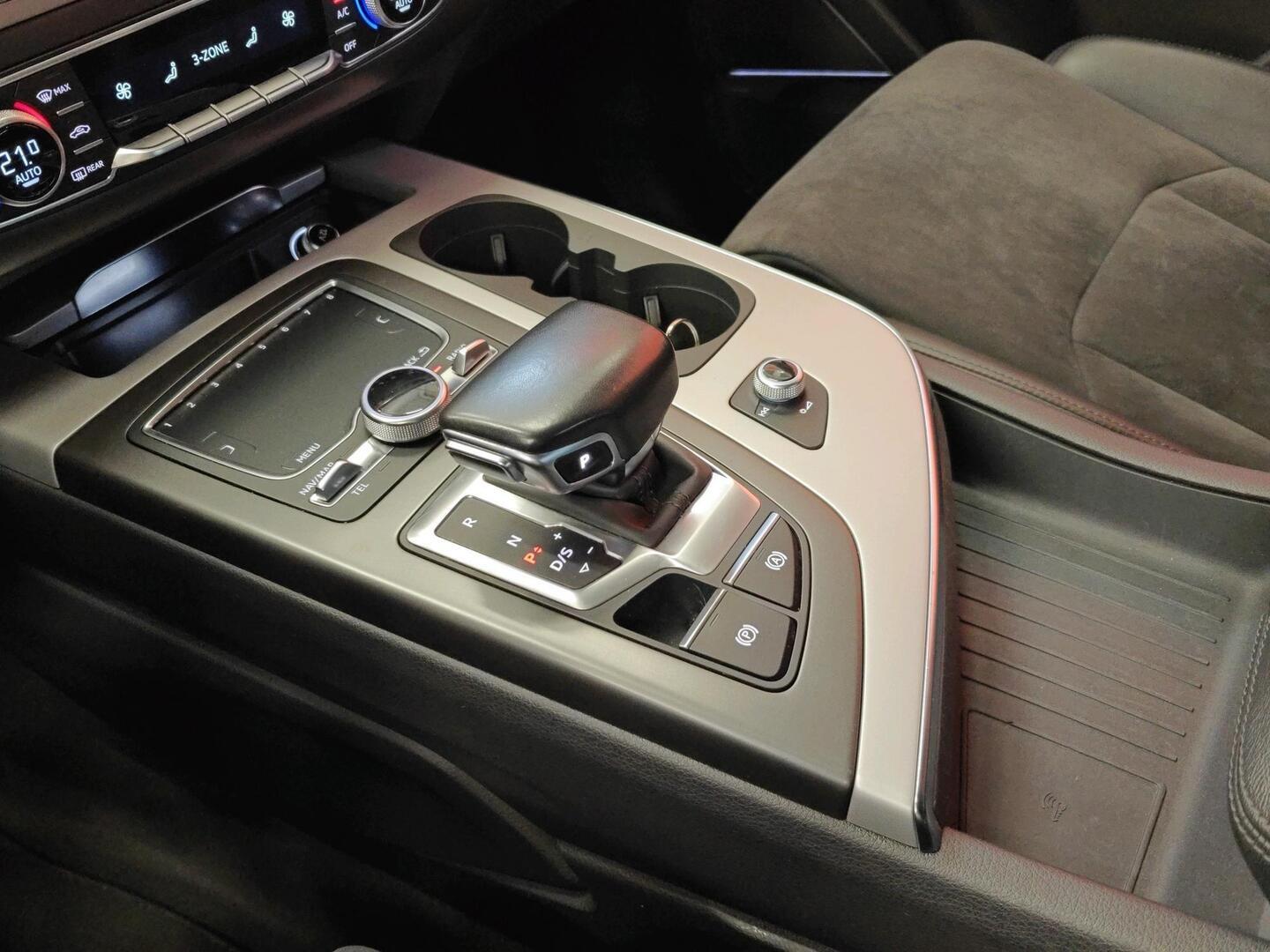 AUDI Q7 2018