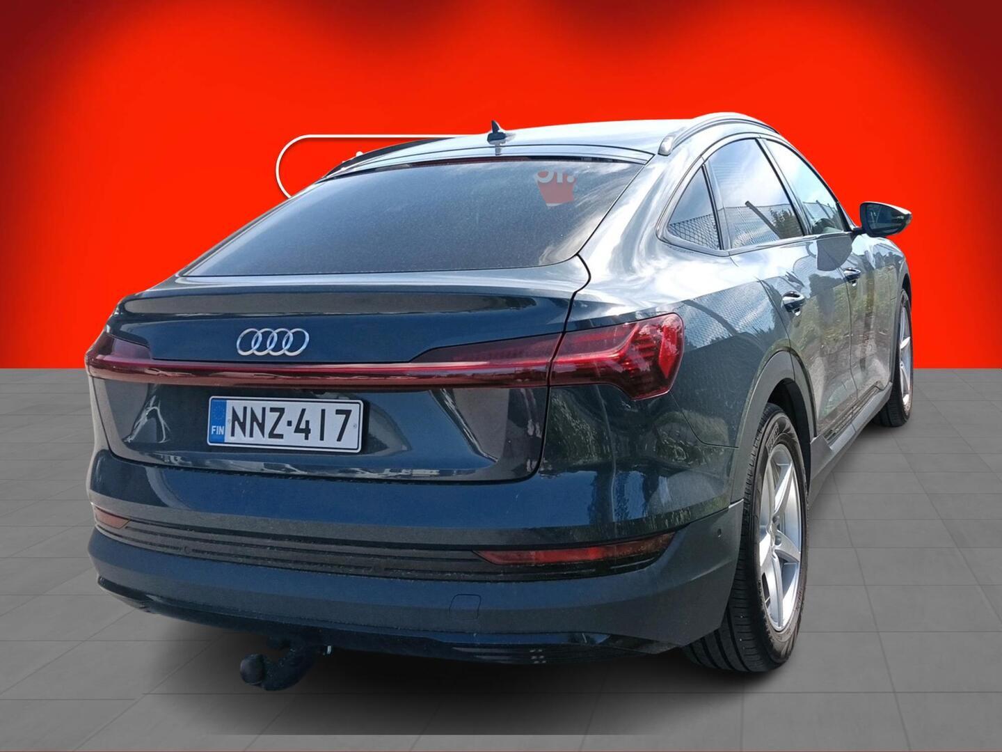 AUDI e-tron 2022
