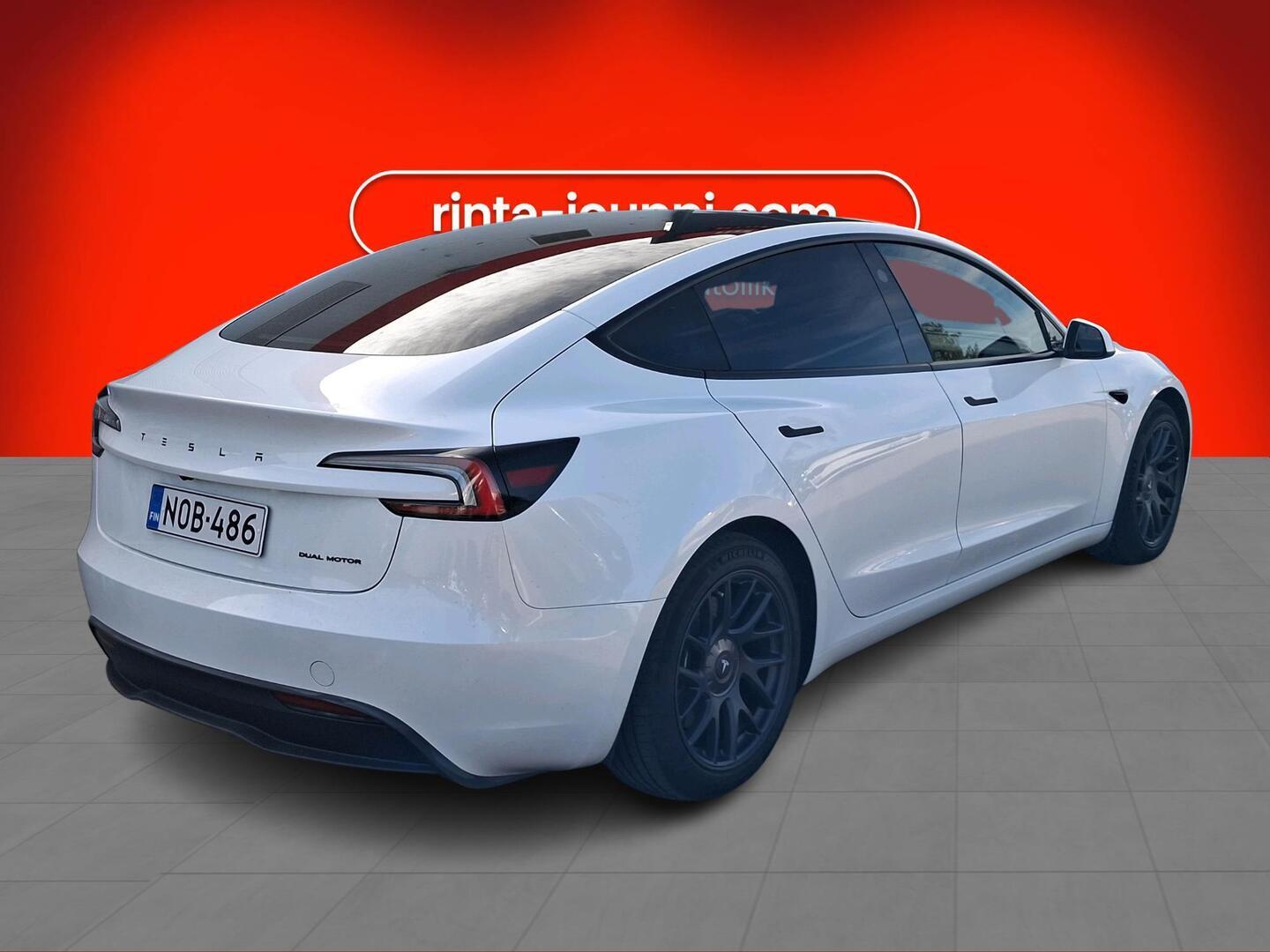 TESLA Model 3 2024