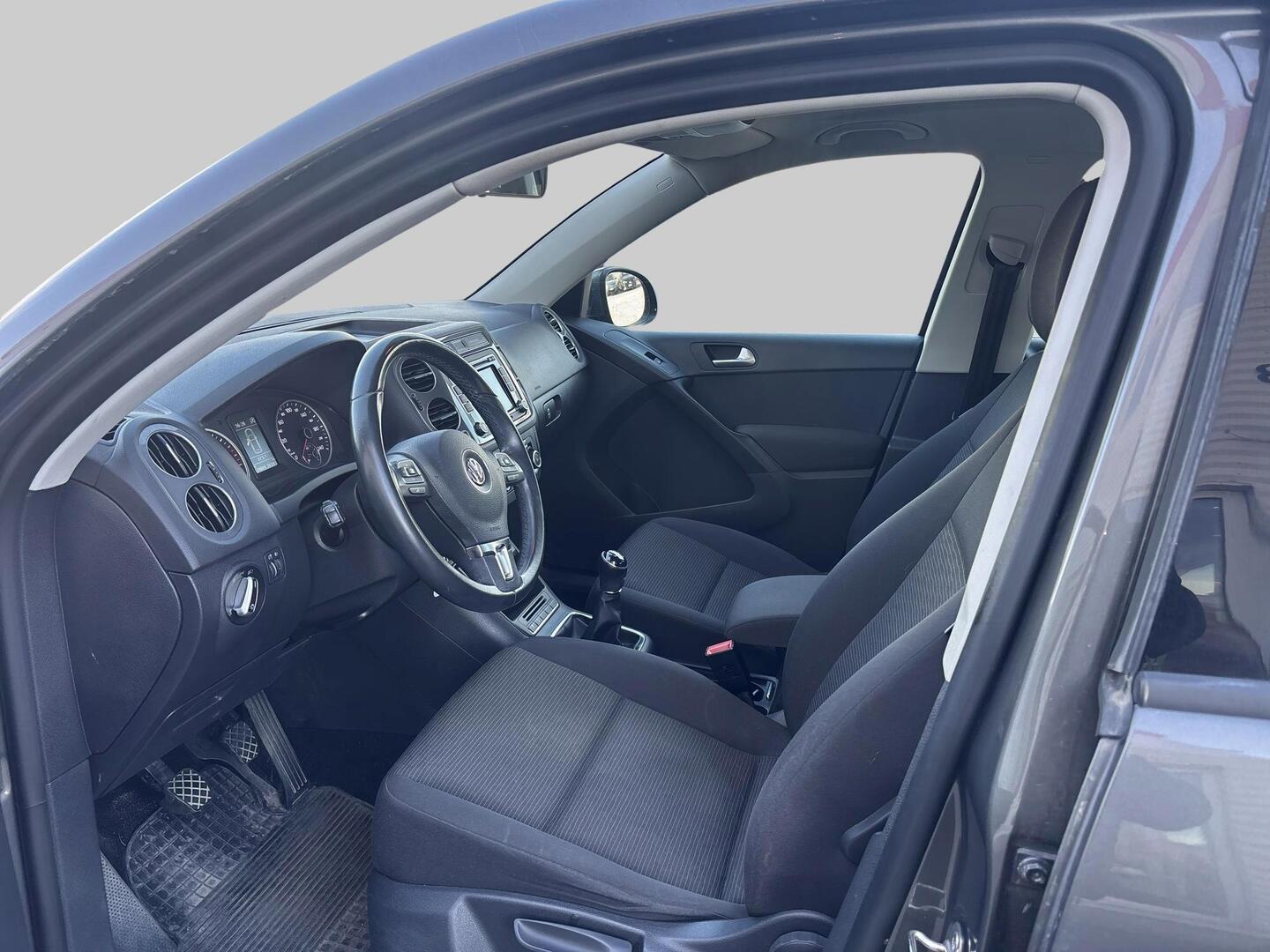 VOLKSWAGEN Tiguan 2012