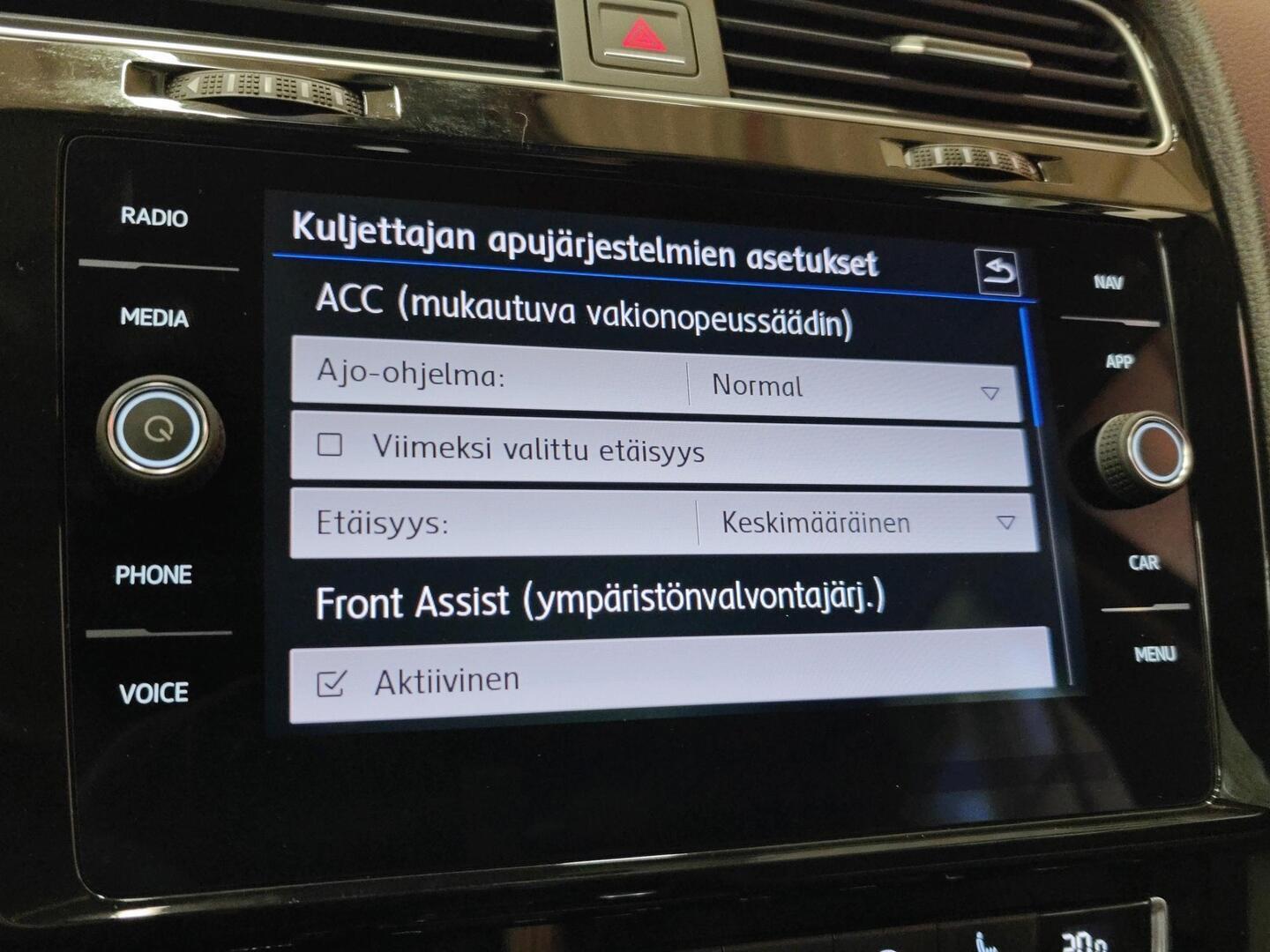 VOLKSWAGEN Golf 2018