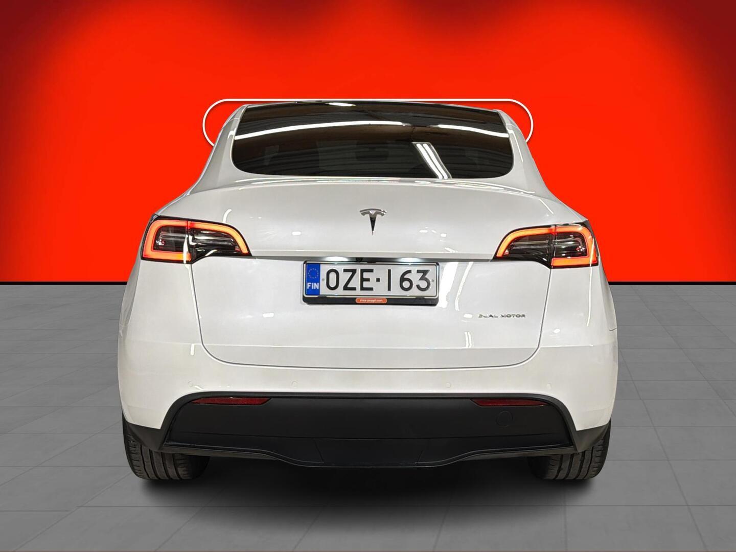 TESLA Model Y 2021
