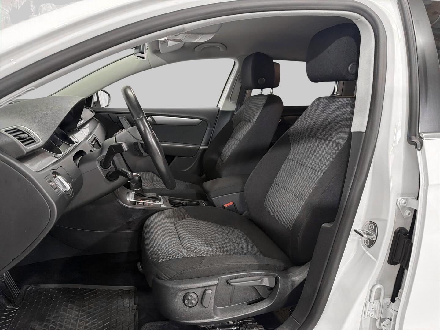 VOLKSWAGEN Passat 2014