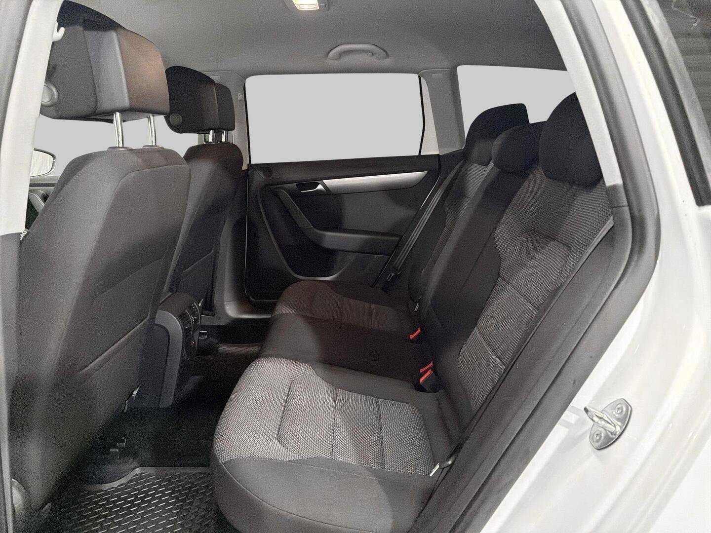 VOLKSWAGEN Passat 2014