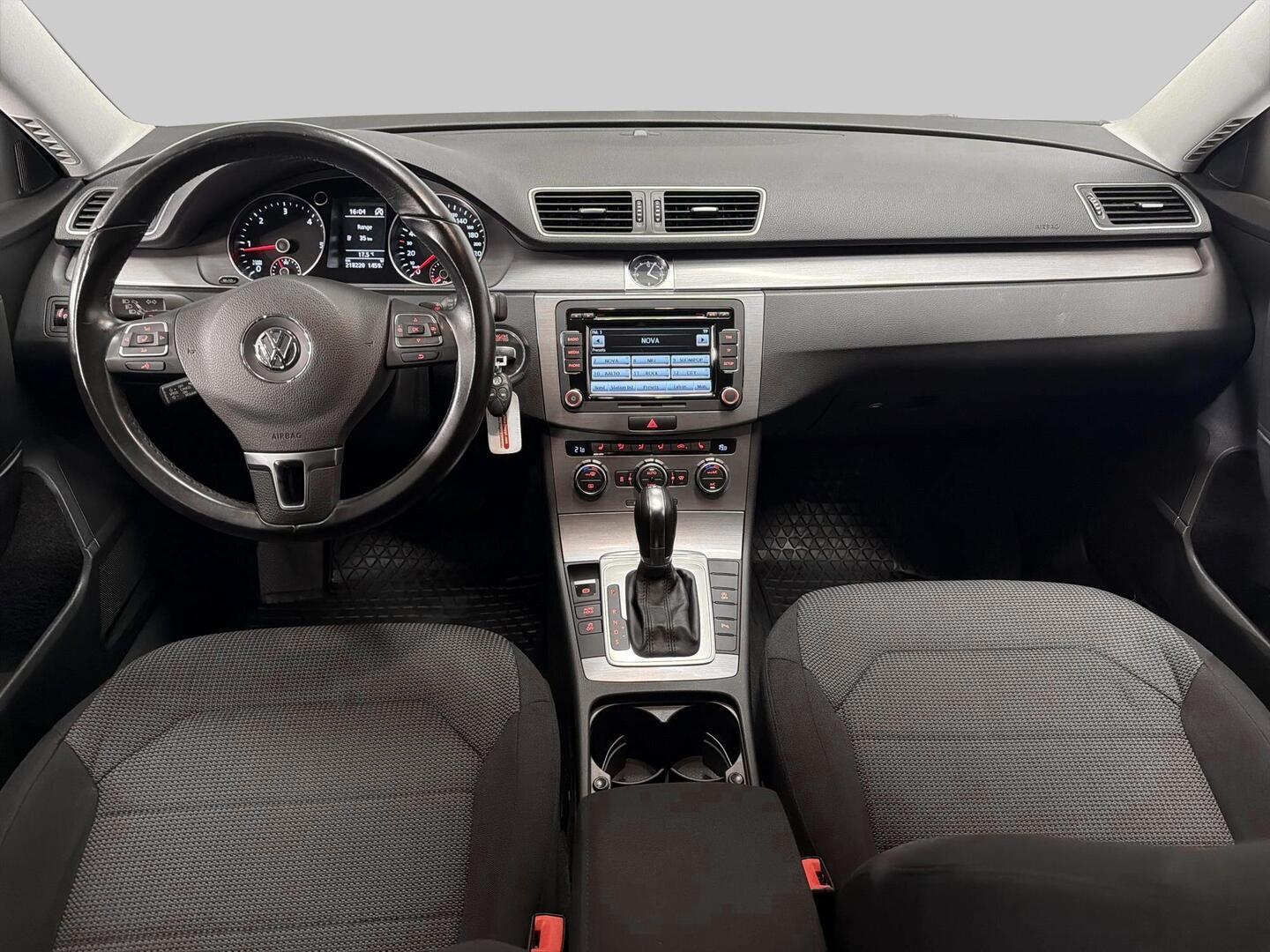 VOLKSWAGEN Passat 2014