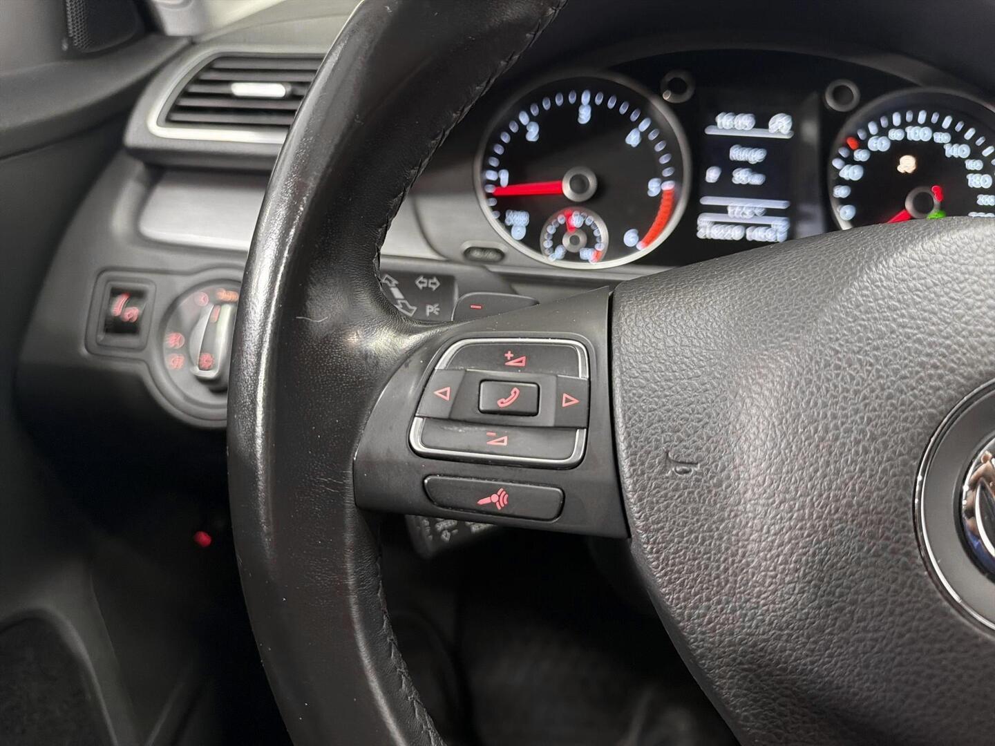 VOLKSWAGEN Passat 2014