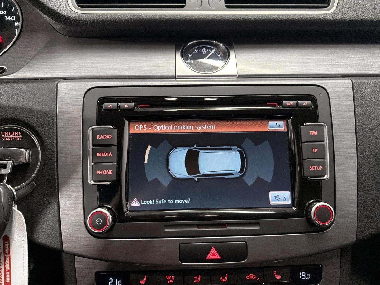 VOLKSWAGEN Passat 2014