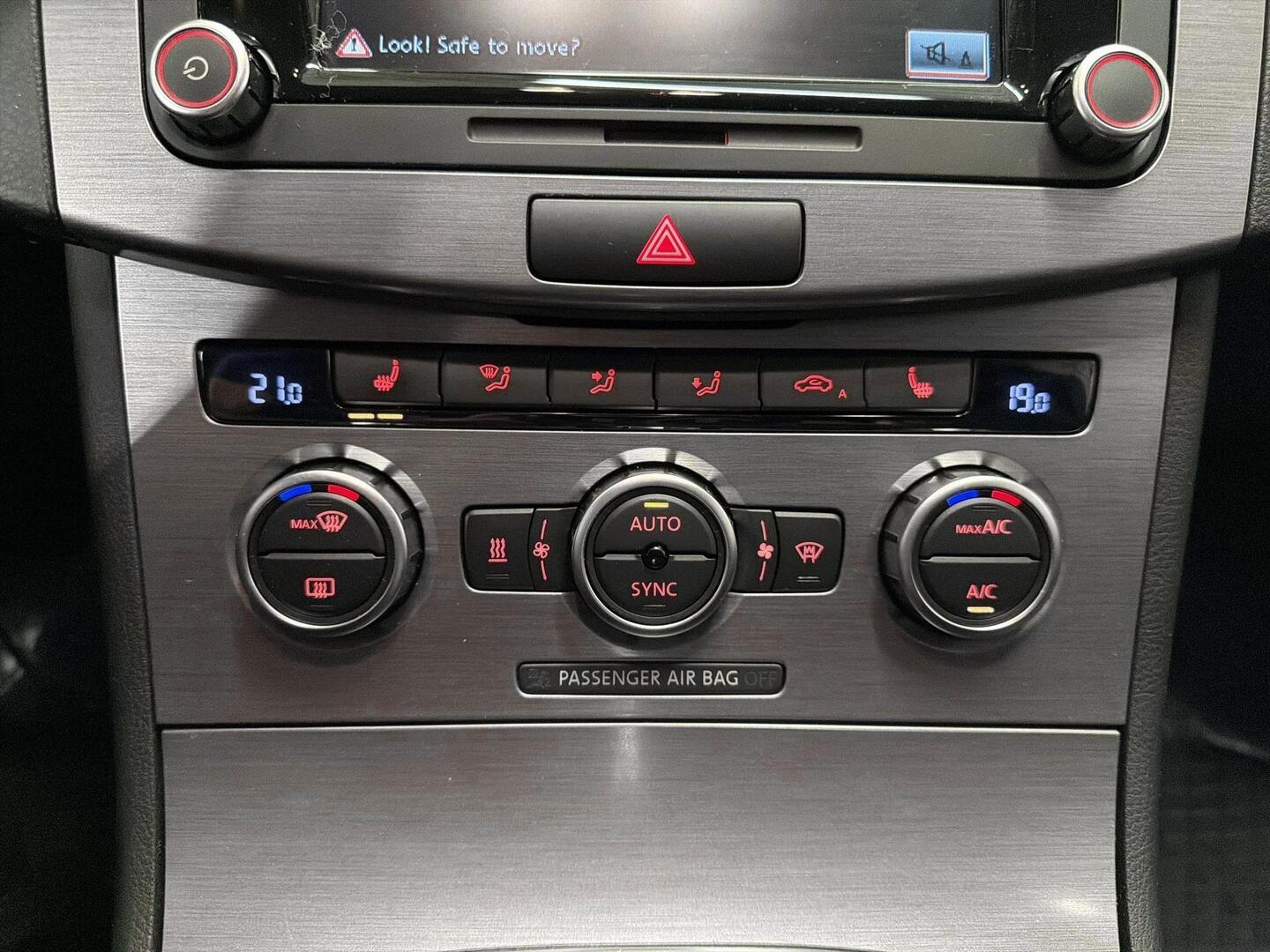 VOLKSWAGEN Passat 2014
