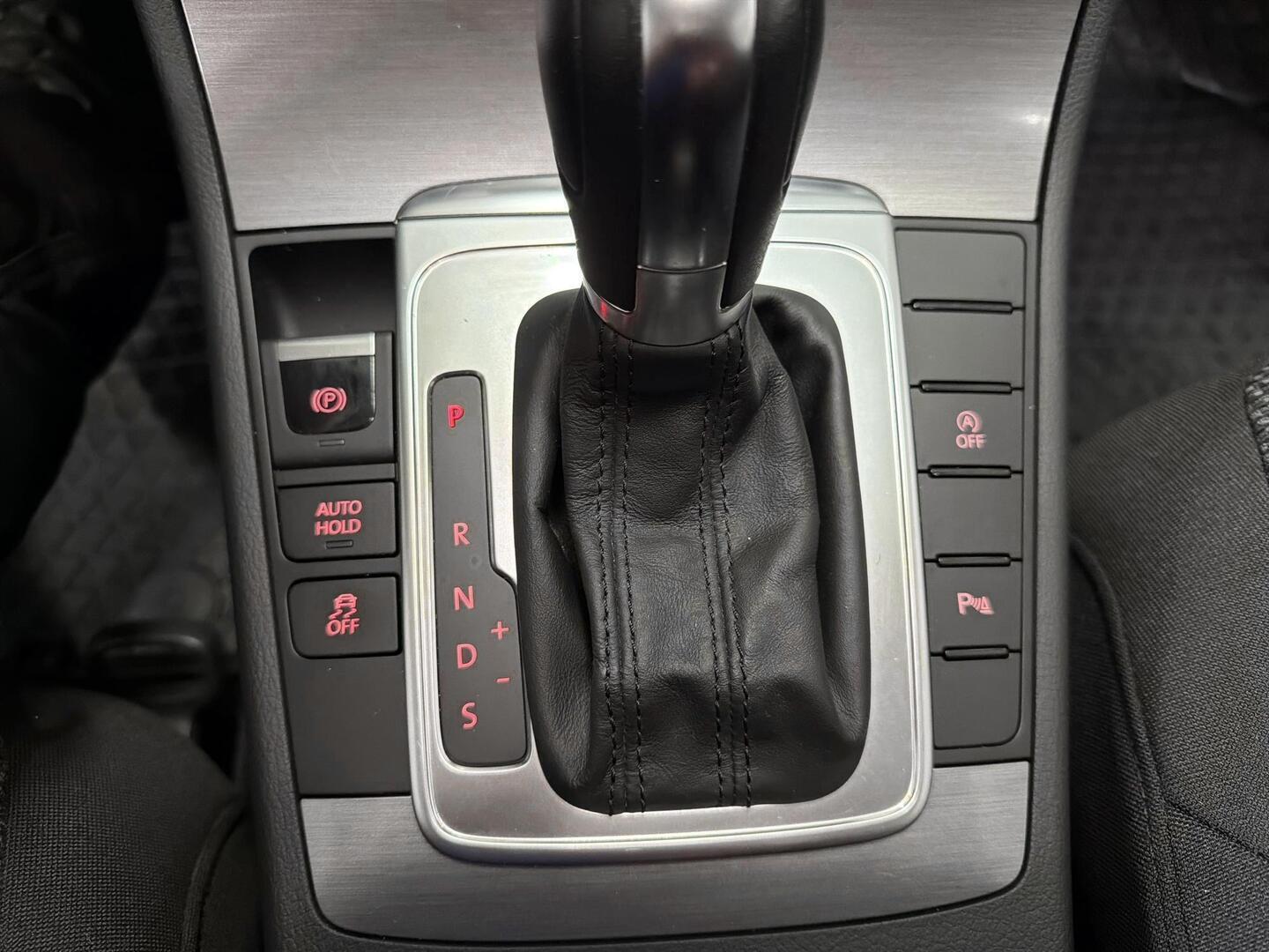 VOLKSWAGEN Passat 2014