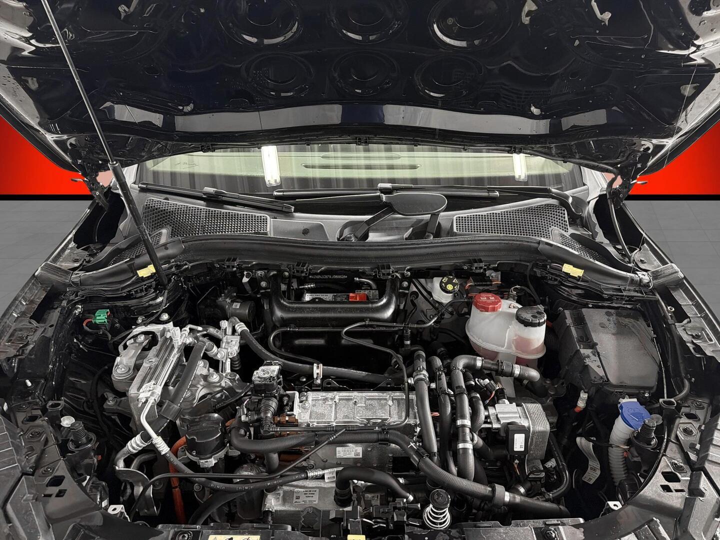 MERCEDES-BENZ EQA 2023