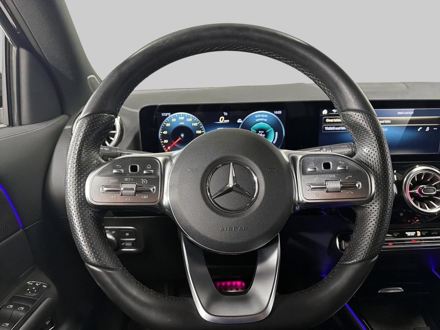 MERCEDES-BENZ EQA 2023