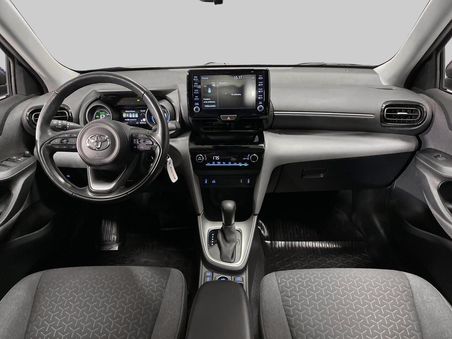 TOYOTA Yaris Cross 2022