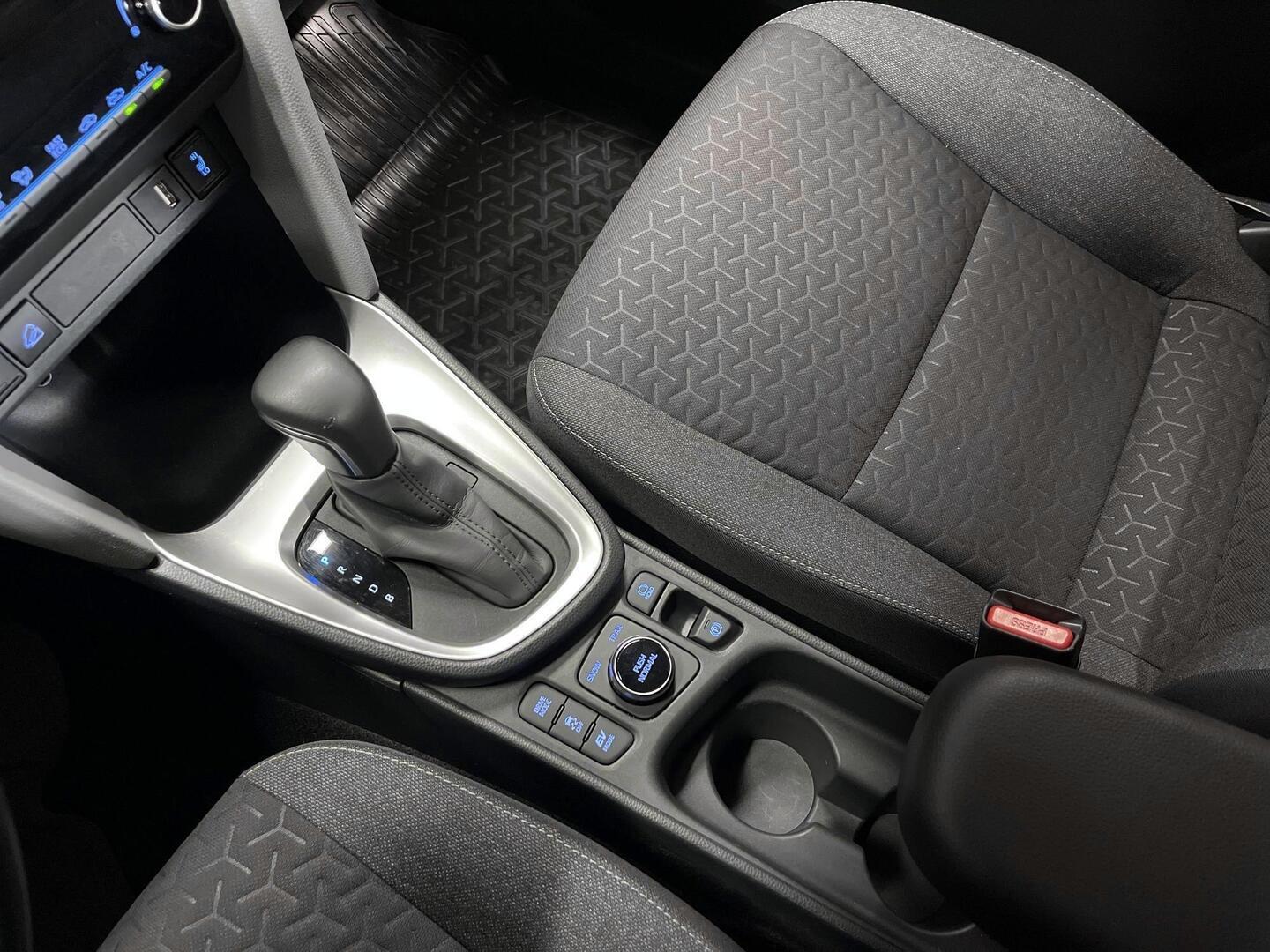 TOYOTA Yaris Cross 2022