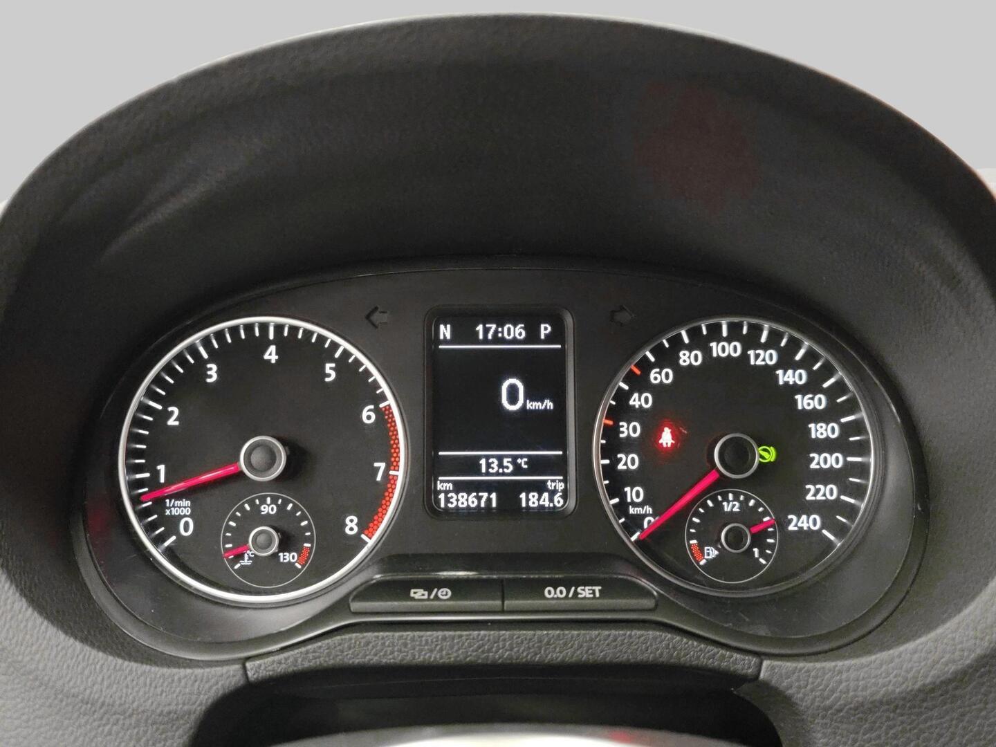 VOLKSWAGEN Polo 2013