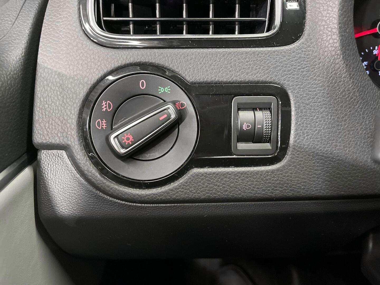 VOLKSWAGEN Polo 2017