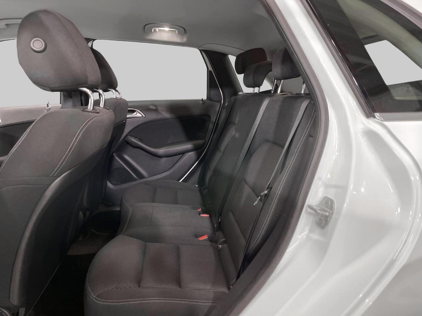 MERCEDES-BENZ B 2013