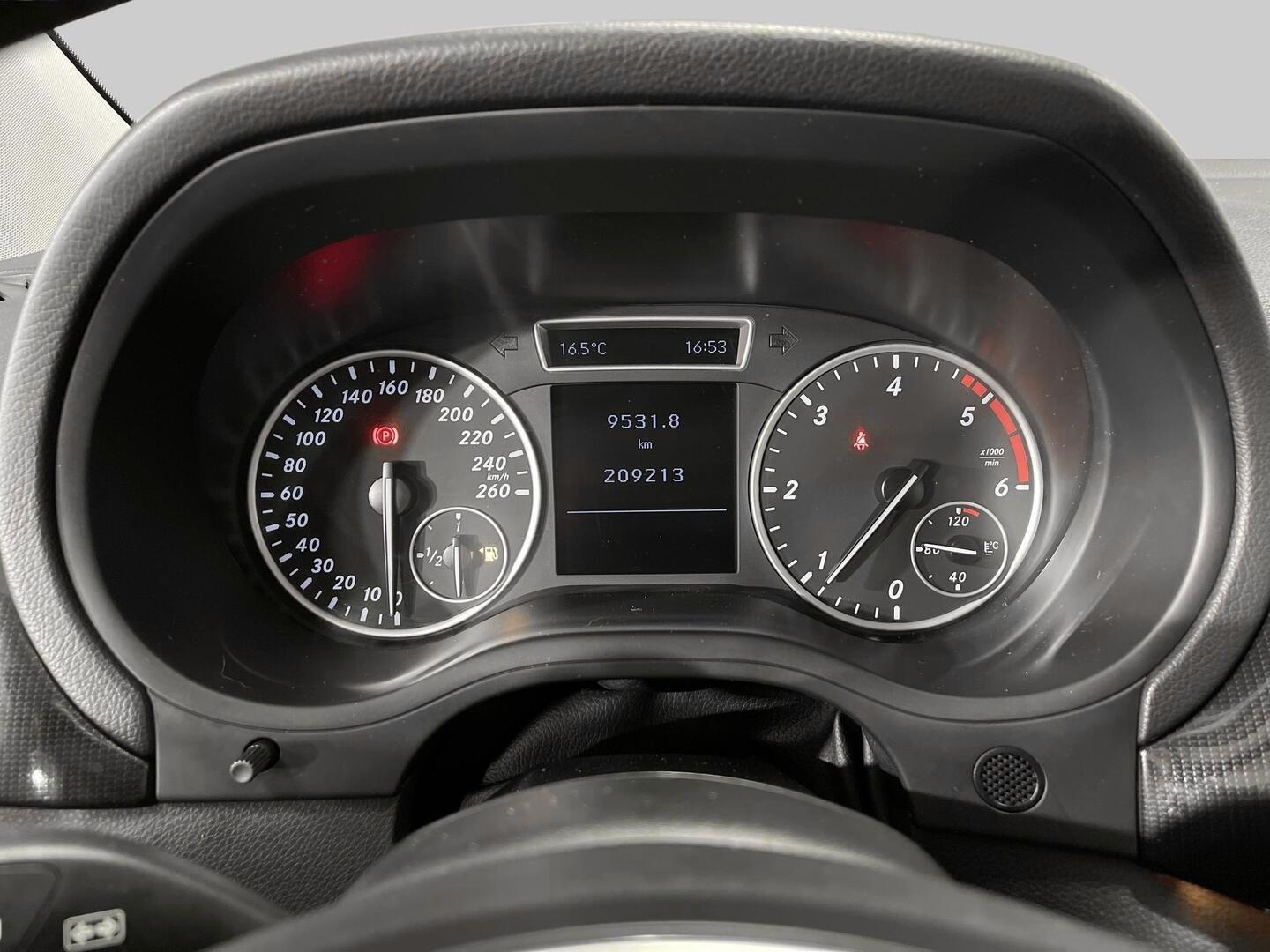 MERCEDES-BENZ B 2013