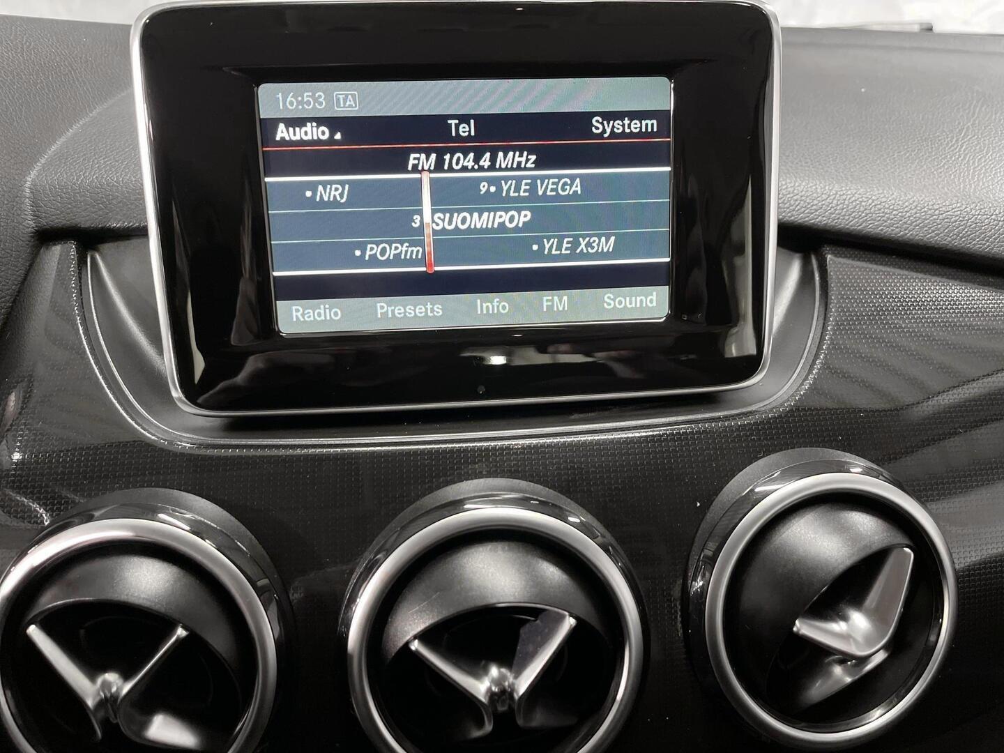 MERCEDES-BENZ B 2013