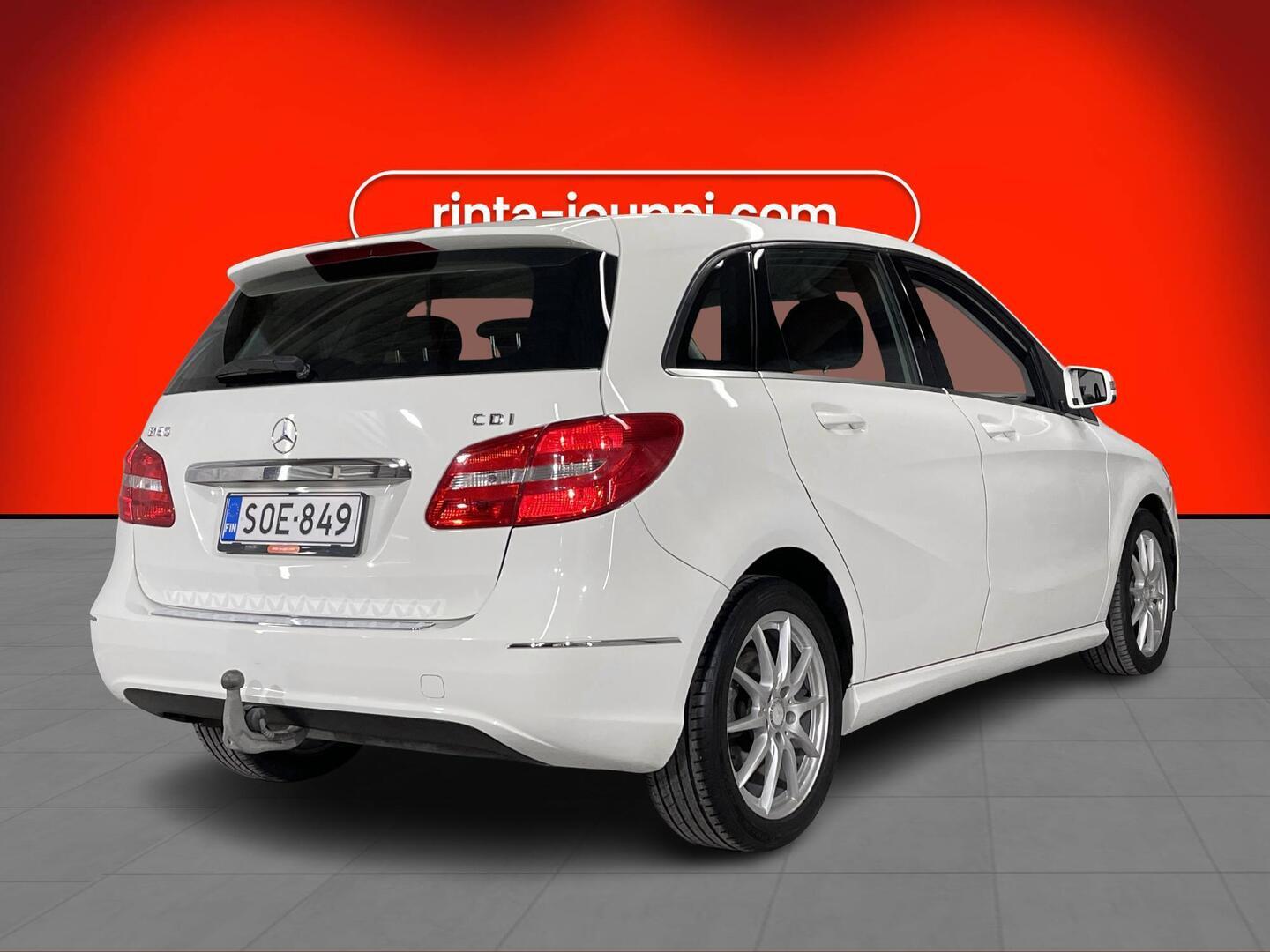 MERCEDES-BENZ B 2013