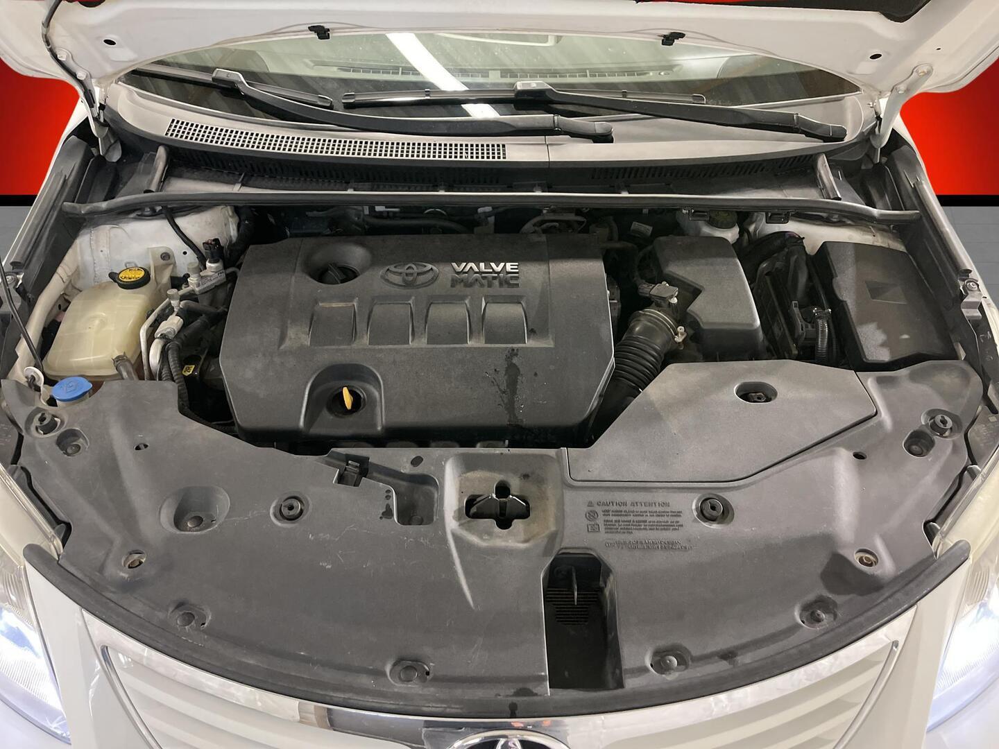TOYOTA Avensis 2011