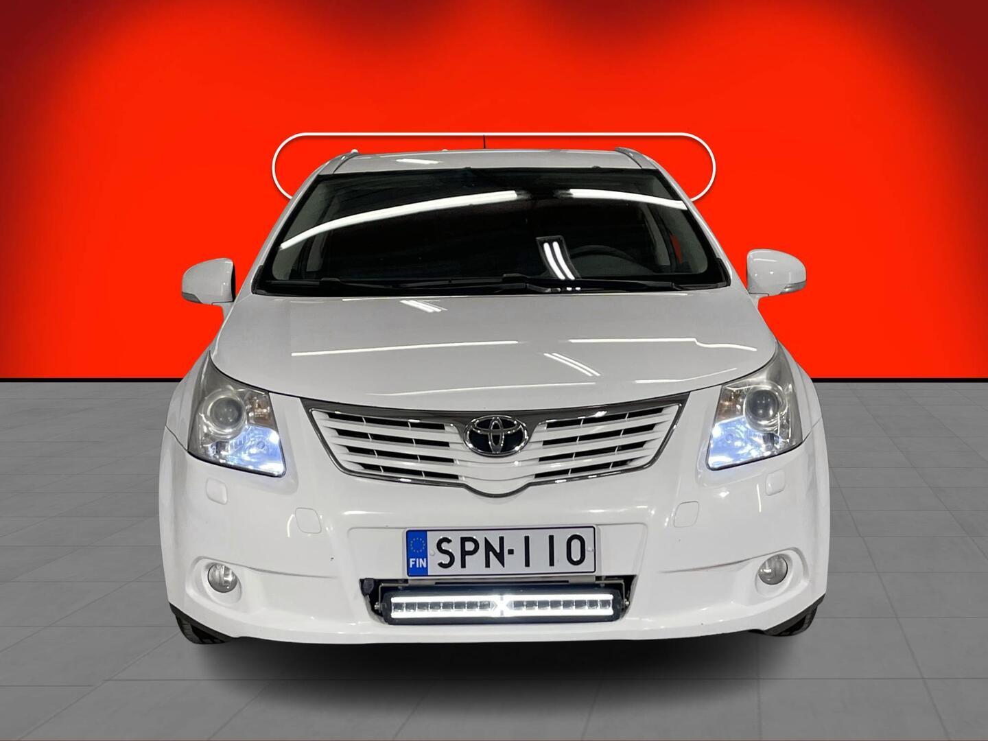 TOYOTA Avensis 2011