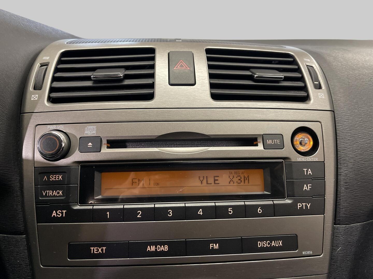 TOYOTA Avensis 2011
