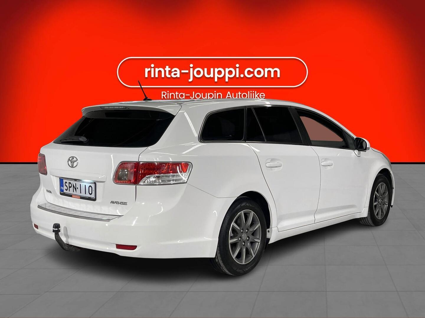 TOYOTA Avensis 2011