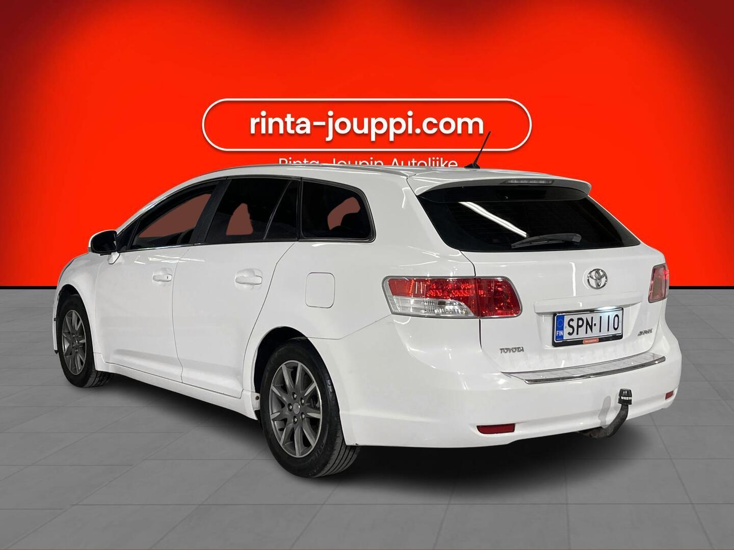TOYOTA Avensis 2011