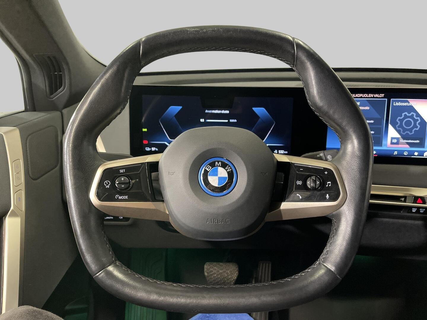BMW IX 2023