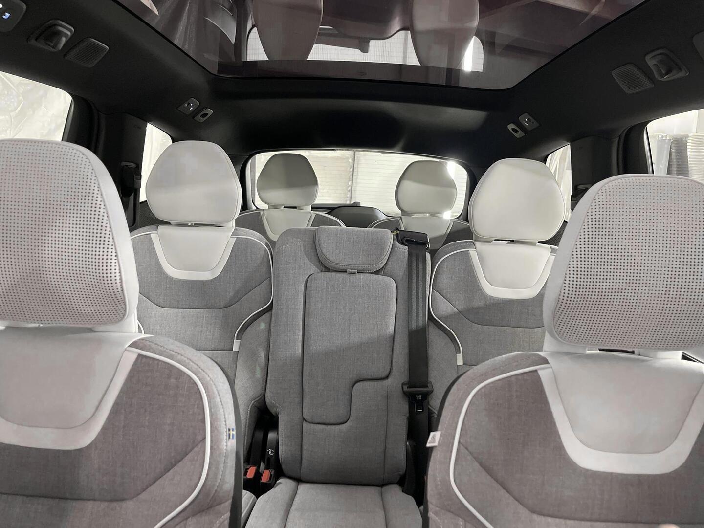 VOLVO EX90 2025