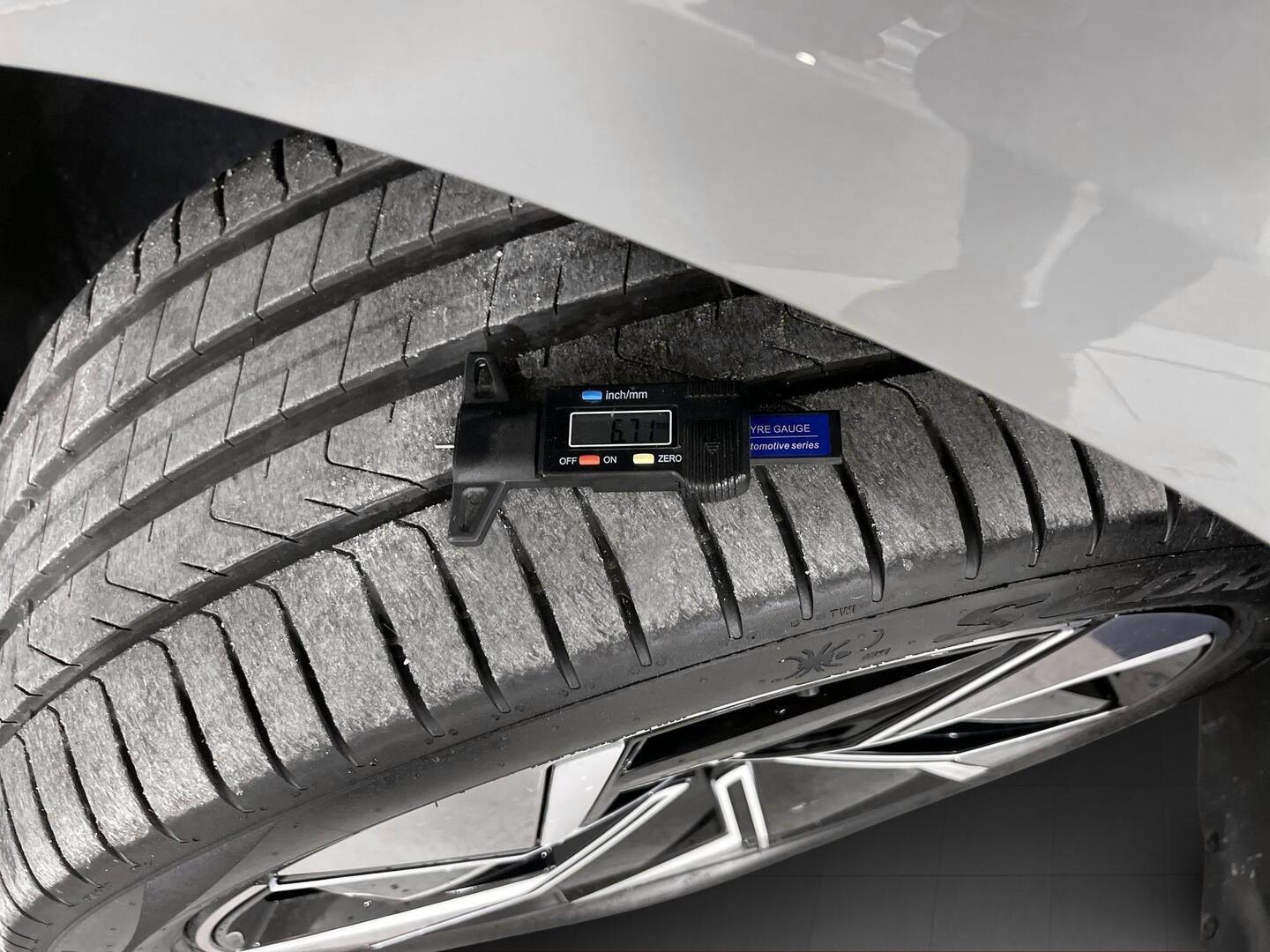 VOLVO EX90 2025