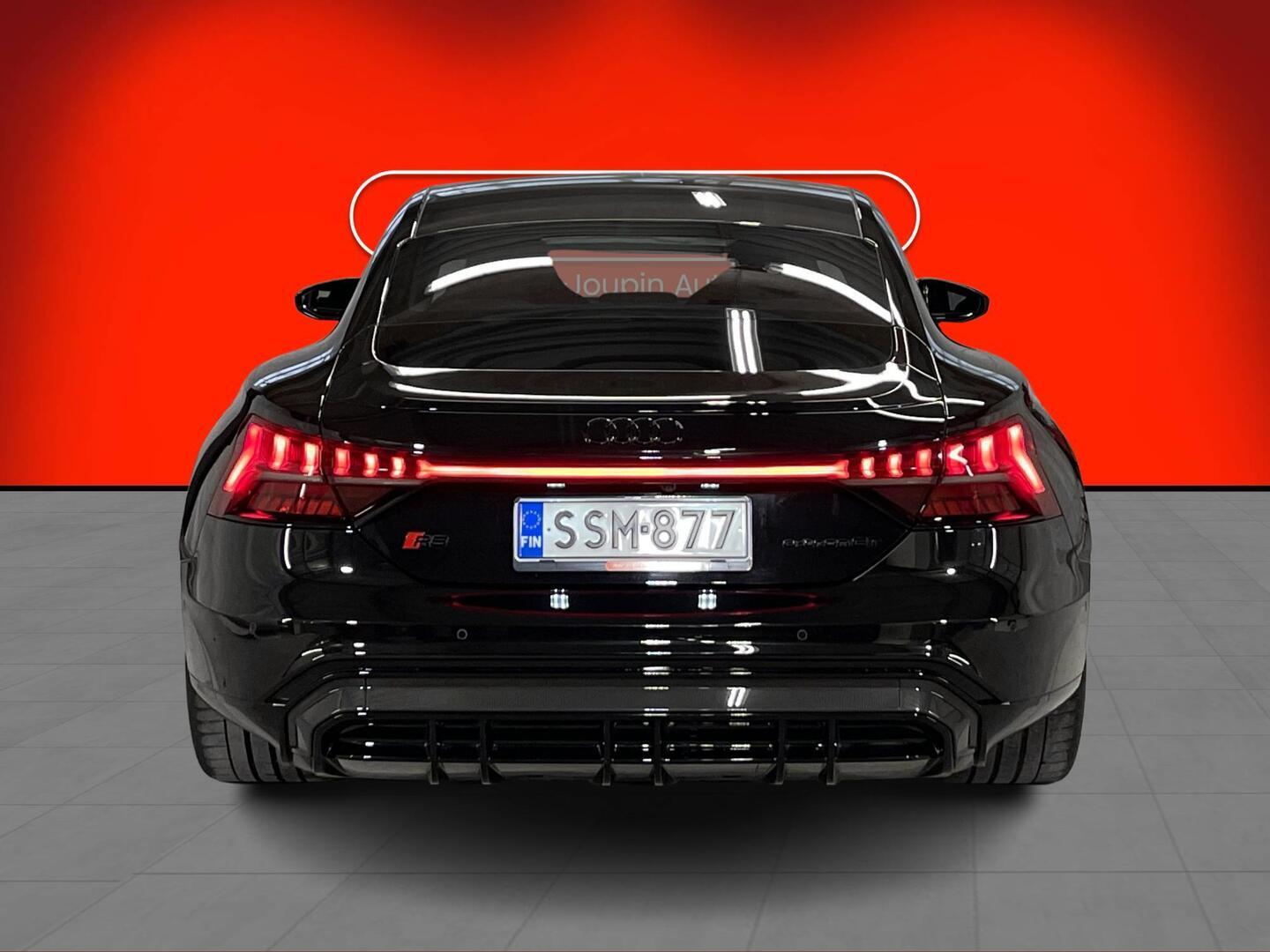 AUDI E-TRON GT RS 2022