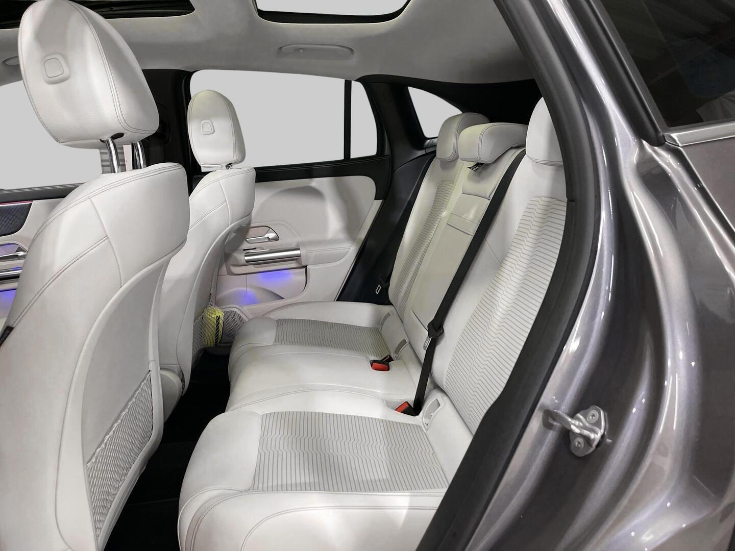 MERCEDES-BENZ EQA 2022