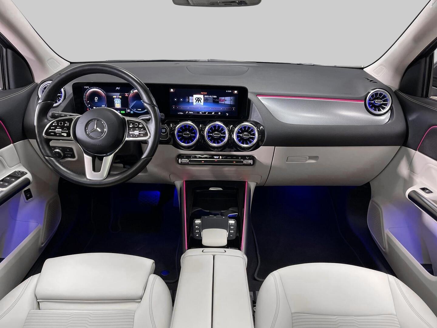 MERCEDES-BENZ EQA 2022