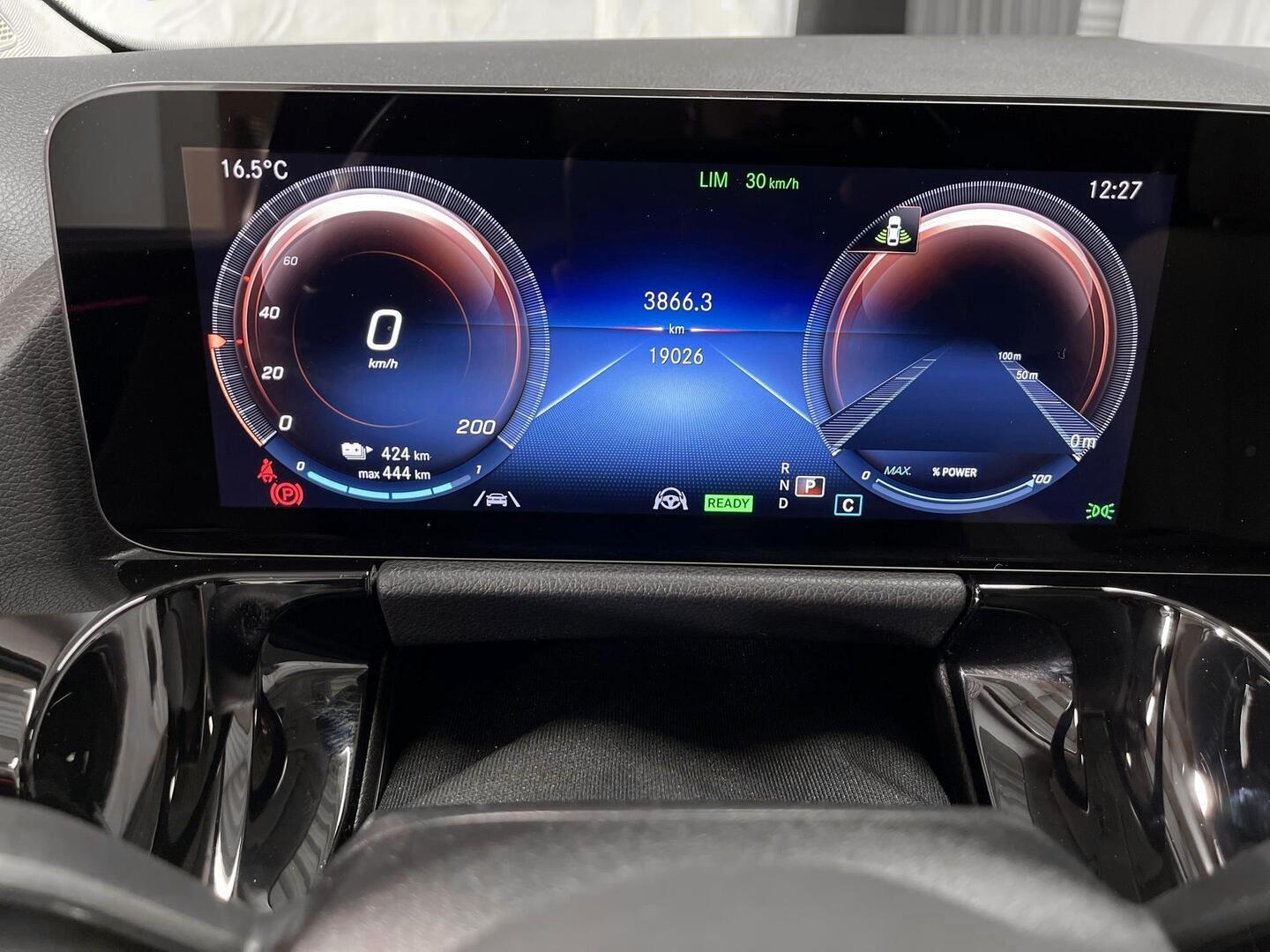 MERCEDES-BENZ EQA 2022