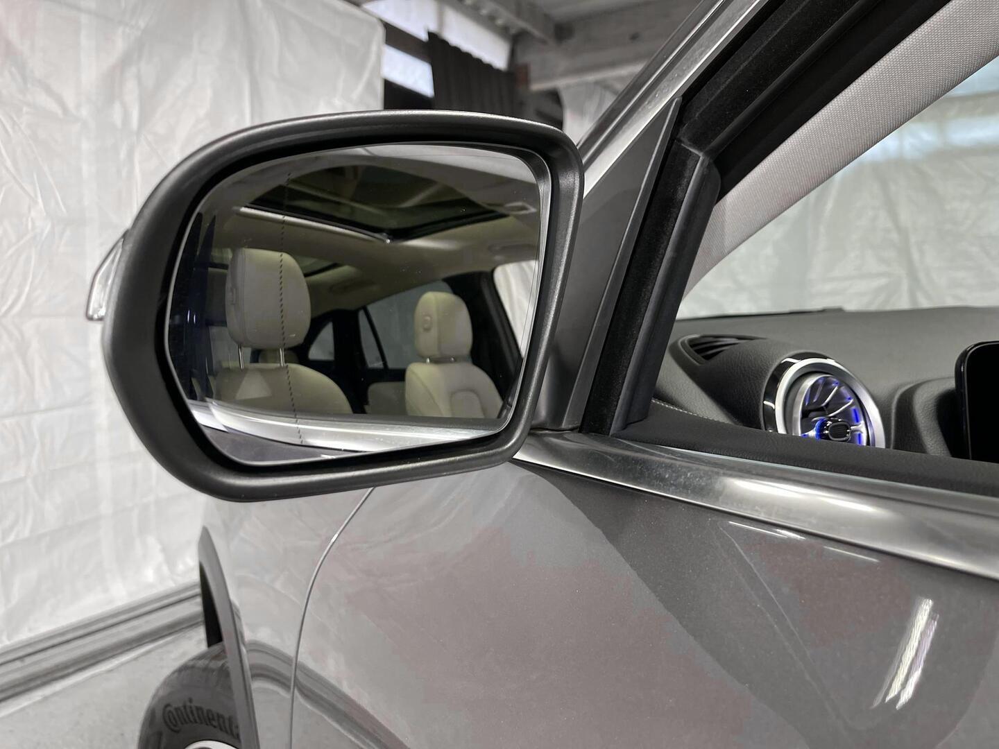 MERCEDES-BENZ EQA 2022