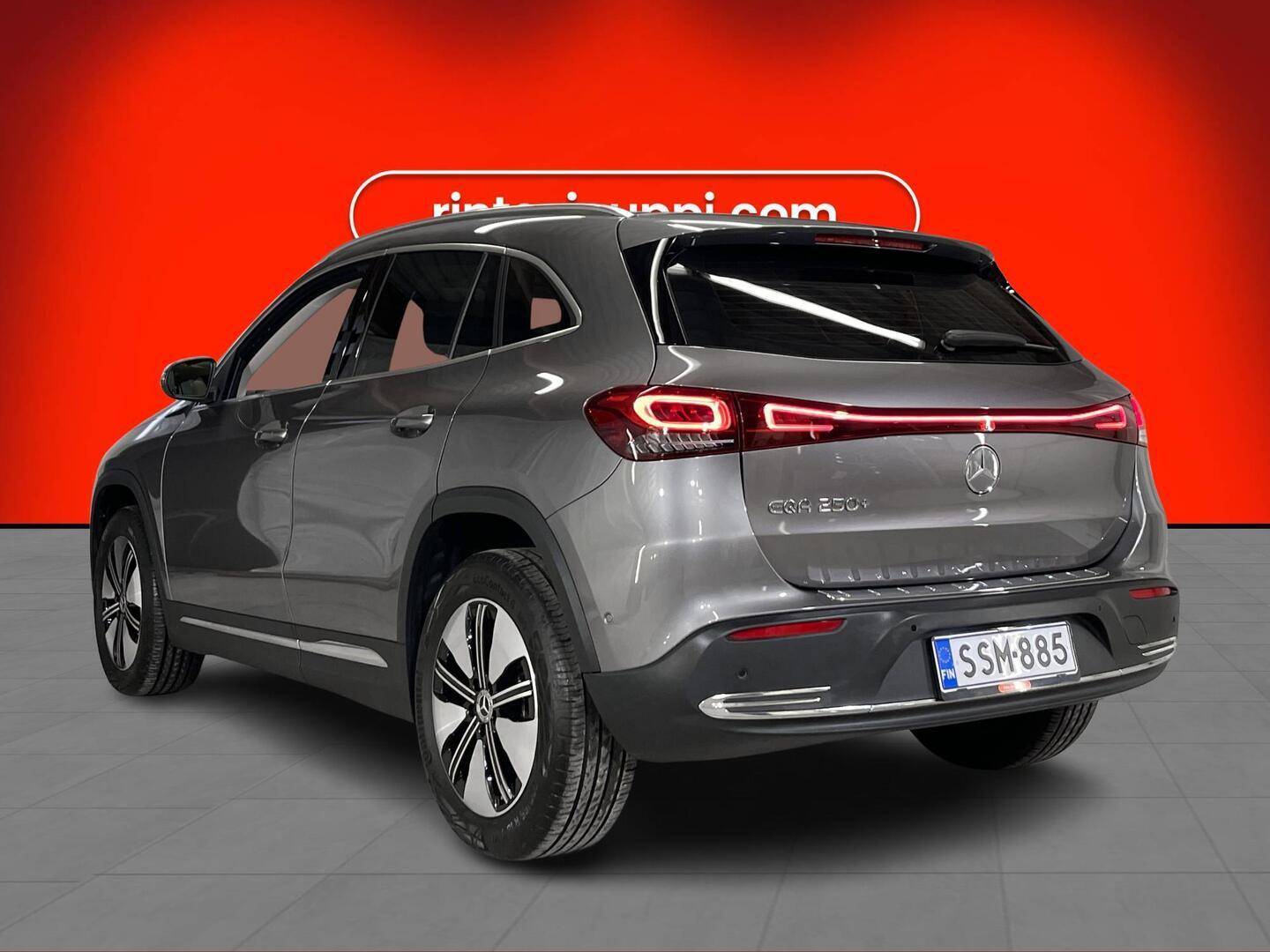 MERCEDES-BENZ EQA 2022
