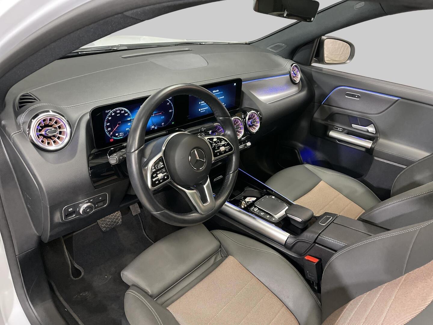 MERCEDES-BENZ EQA 2023