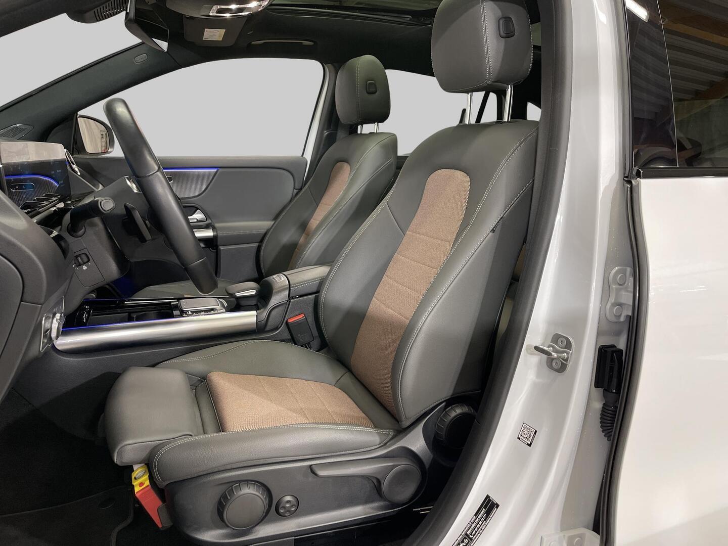 MERCEDES-BENZ EQA 2023