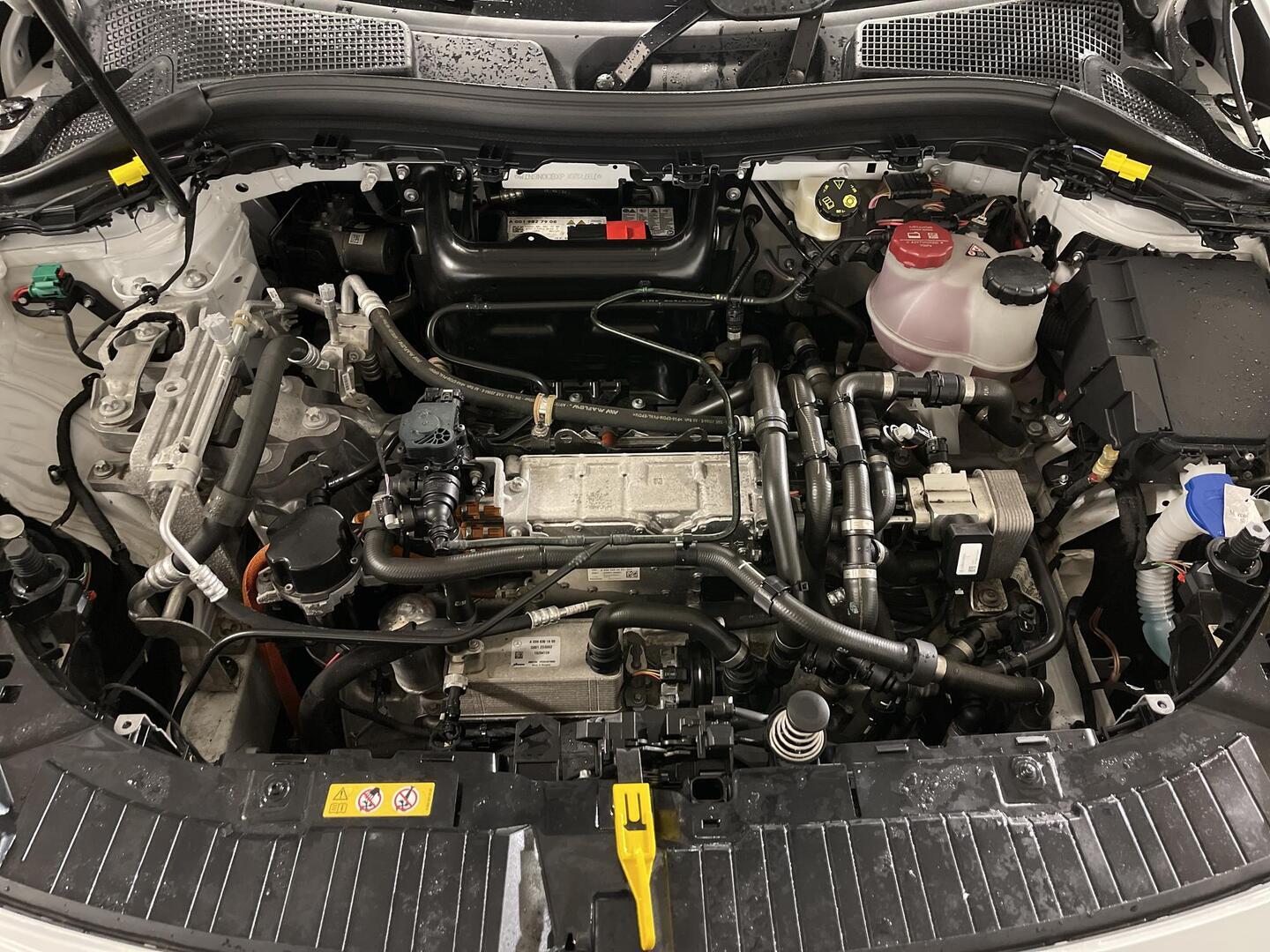 MERCEDES-BENZ EQA 2023