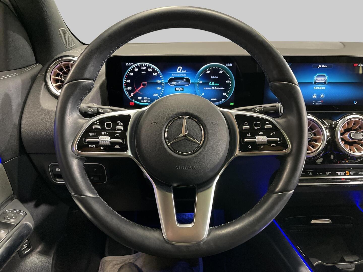 MERCEDES-BENZ EQA 2023