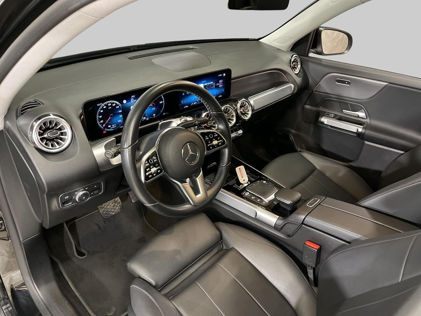 MERCEDES-BENZ EQB 2022