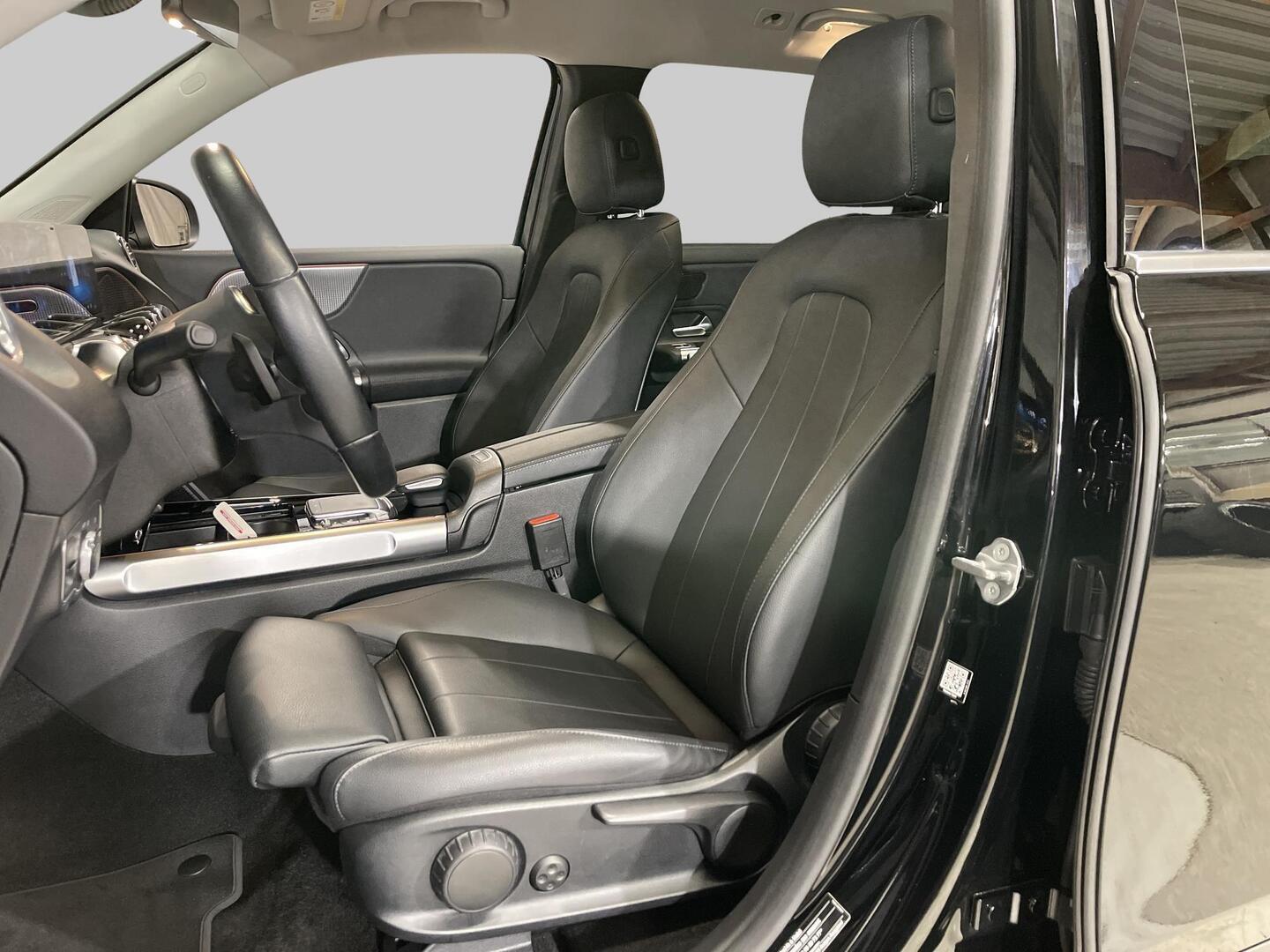 MERCEDES-BENZ EQB 2022