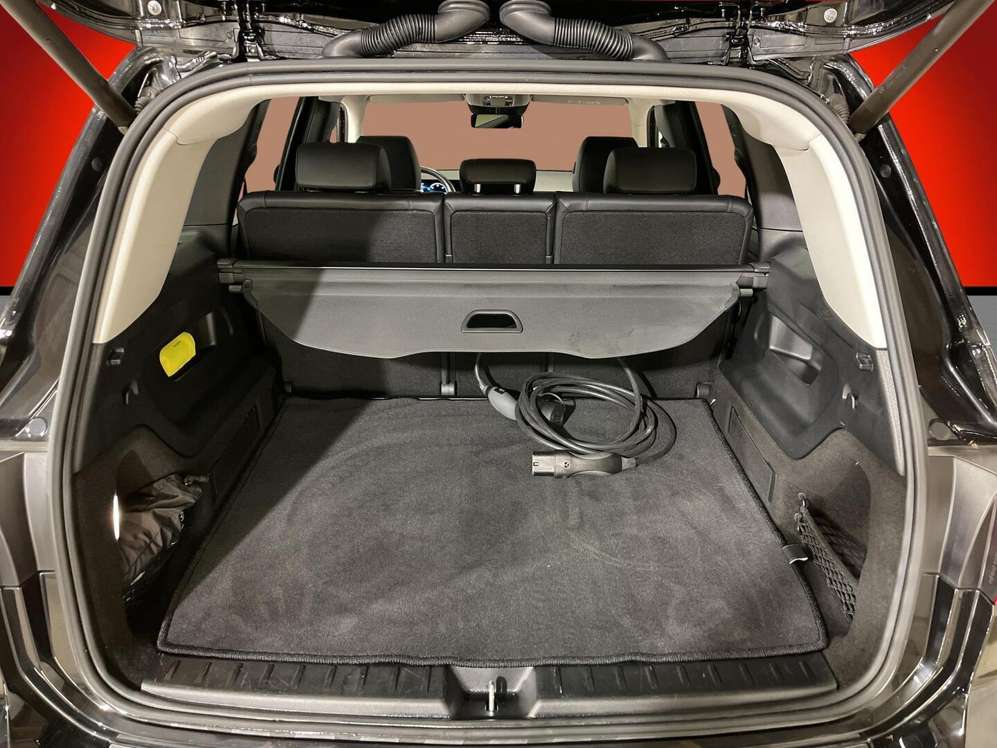 MERCEDES-BENZ EQB 2022